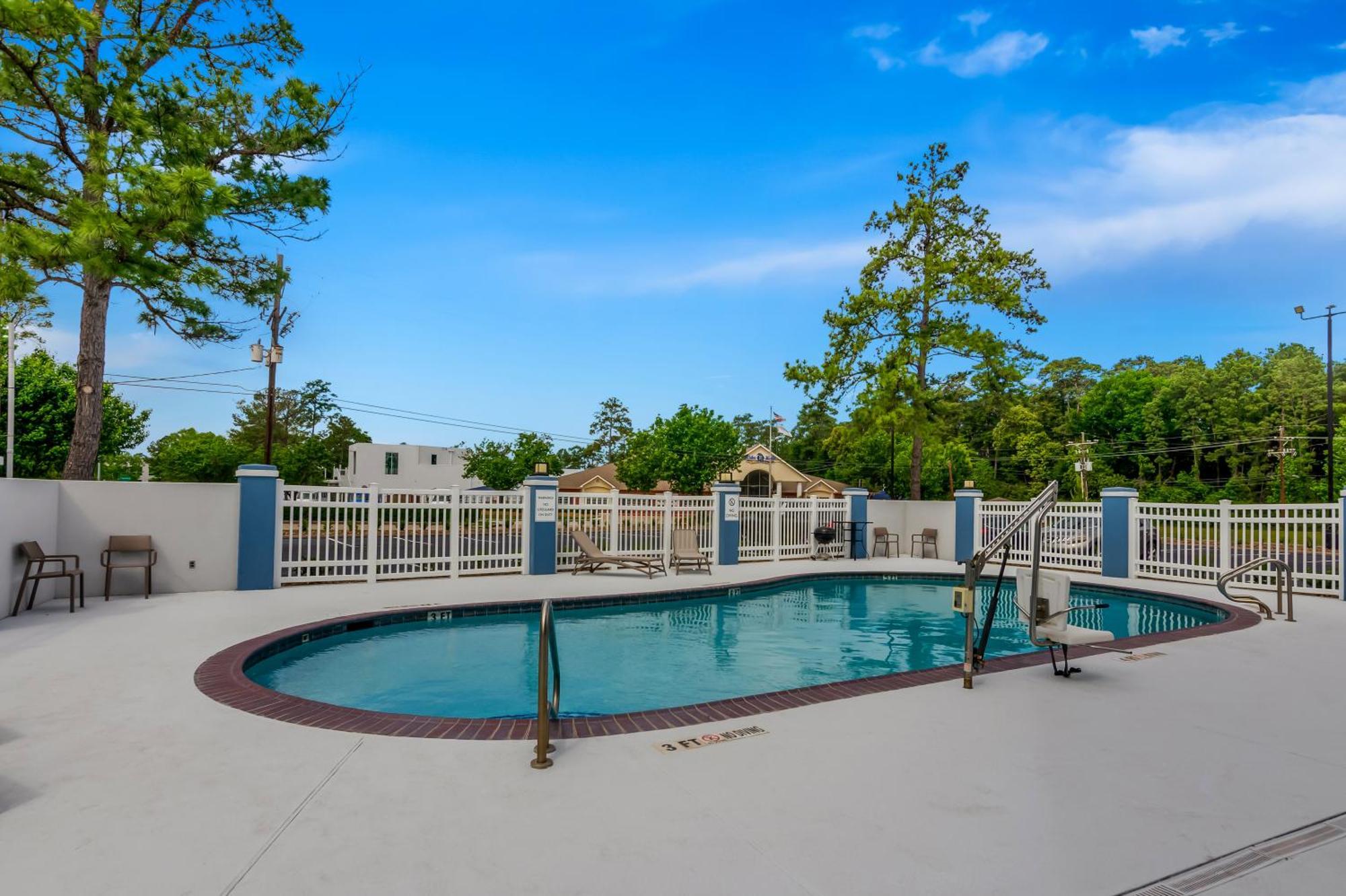 Comfort Inn Conroe Exterior photo